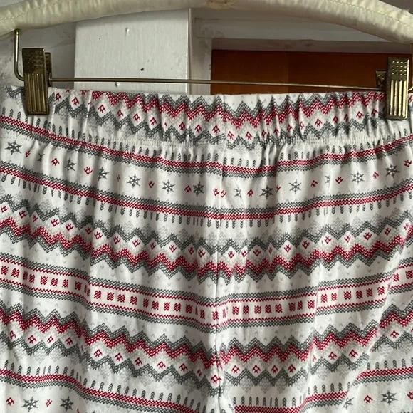 NWT- LC Lauren Conrad Holiday PJ Set - Picture 12 of 16